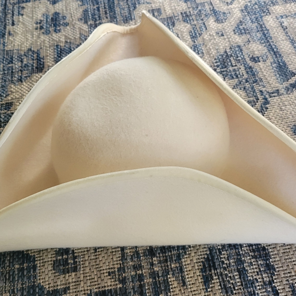 Atelier Marega Venezia 100% Wool Ivory Tricorn Hat XL 7 3/4 - Picture 2 of 4